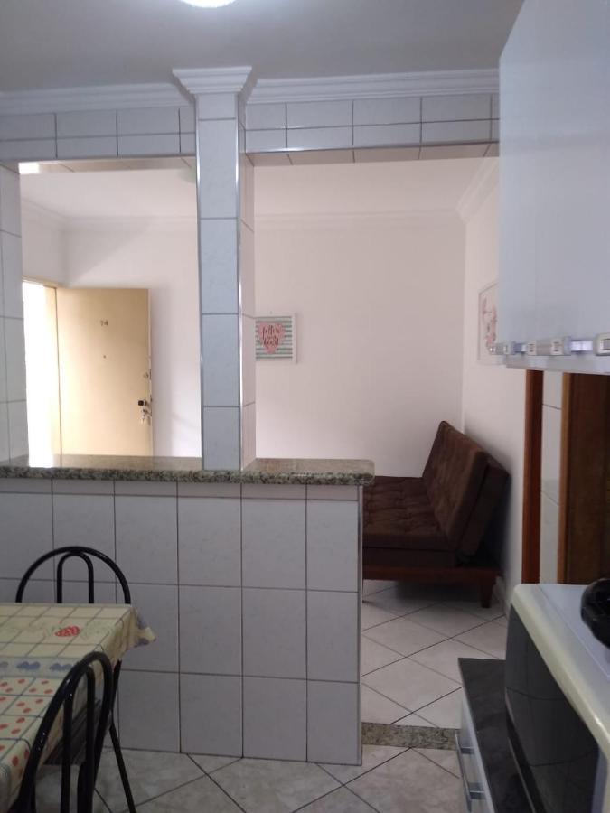 Apto No Bairro Do Gonzaga Santos (Sao Paulo)